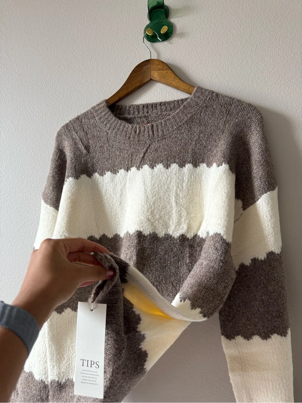 Cozy Chevron Knit Sweater - Cream & Taupe